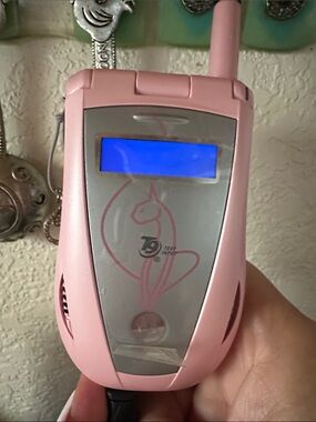 2003 Baby Phat limited edition flip cell phone Pink Collector i95cl razzor